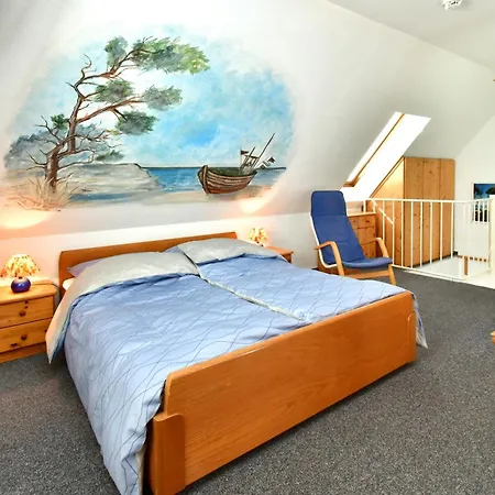Apartment Loescher, Friedrich Fw 7