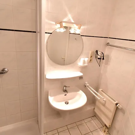 Apartman Loescher, Friedrich Fw 7